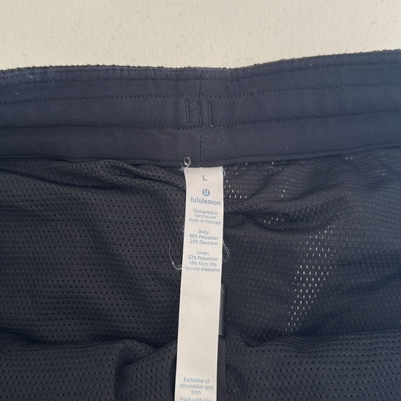 Lululemon - Picture 2 of 6